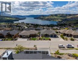 4pc Bathroom - 647 Mt Ida Drive, Coldstream, BC V1B3Y6 Photo 6