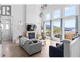 5pc Ensuite bath - 647 Mt Ida Drive, Coldstream, BC V1B3Y6 Photo 9