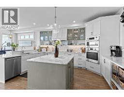 Kitchen - 647 Mt Ida Drive, Coldstream, BC V1B3Y6 Photo 18