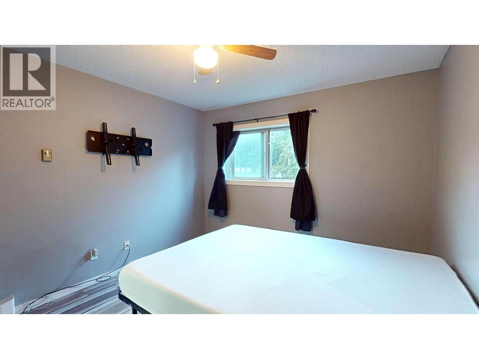 #210 10 CARIBOO Drive - 18