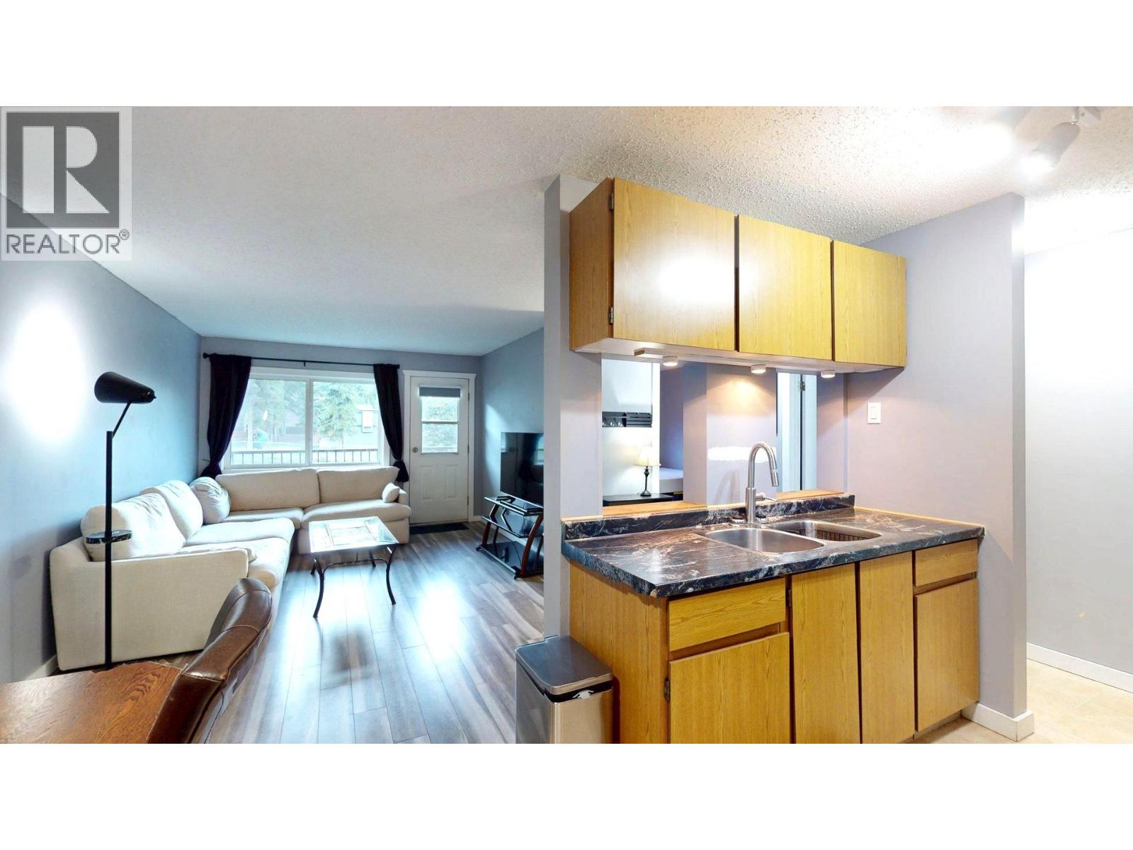 #210 10 CARIBOO Drive - 6