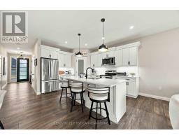 483 Kip Lane, Plympton Wyoming, ON N0N1T0 Photo 11