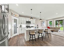 483 Kip Lane, Plympton Wyoming, ON N0N1T0 Photo 12