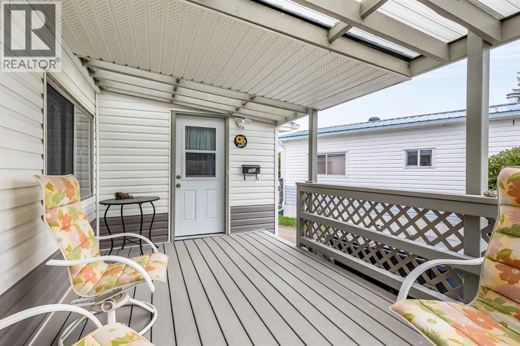 382 Belanca Crescent SW - 5