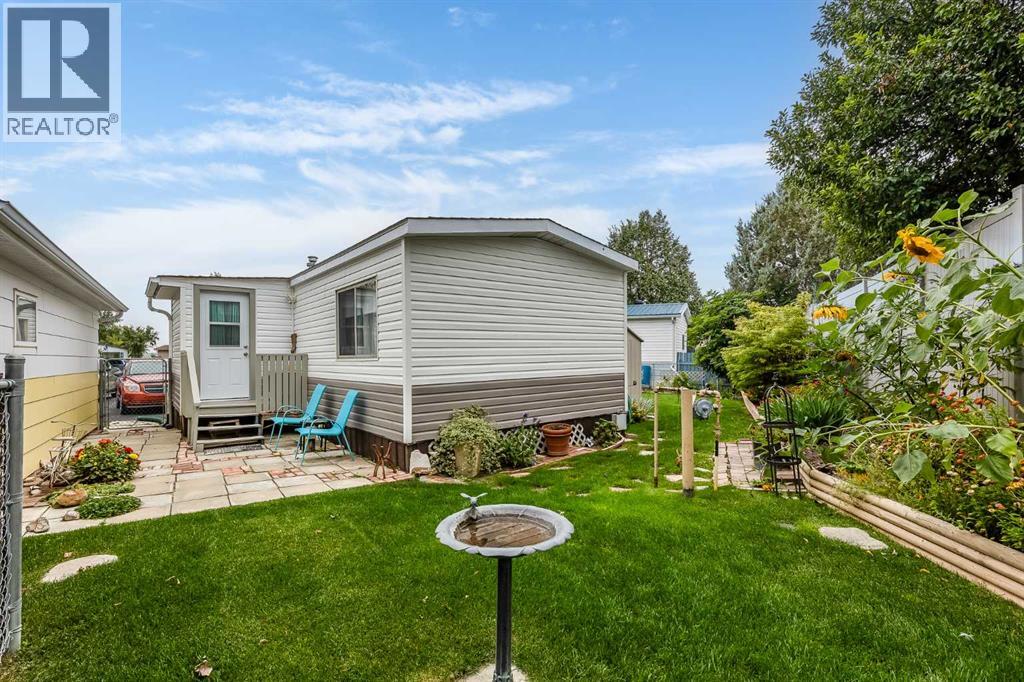 382 Belanca Crescent SW - 37