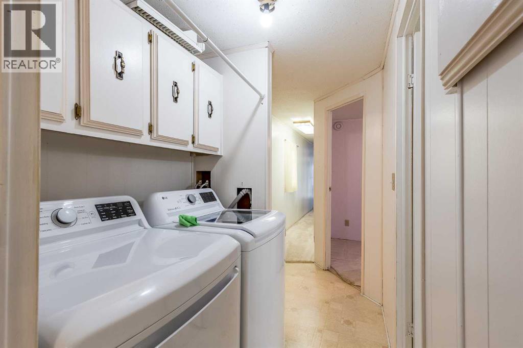 382 Belanca Crescent SW - 24