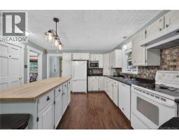Kitchen - 77 Highfield Drive, Douglas, NB E3G7R1 Photo 12