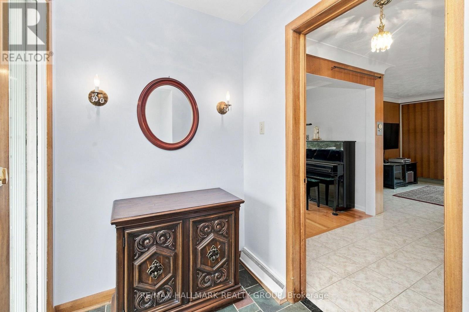 855 MOUNTAINVIEW AVENUE - 4