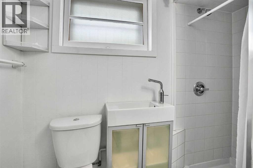 3216 27 Street SW - Image 31