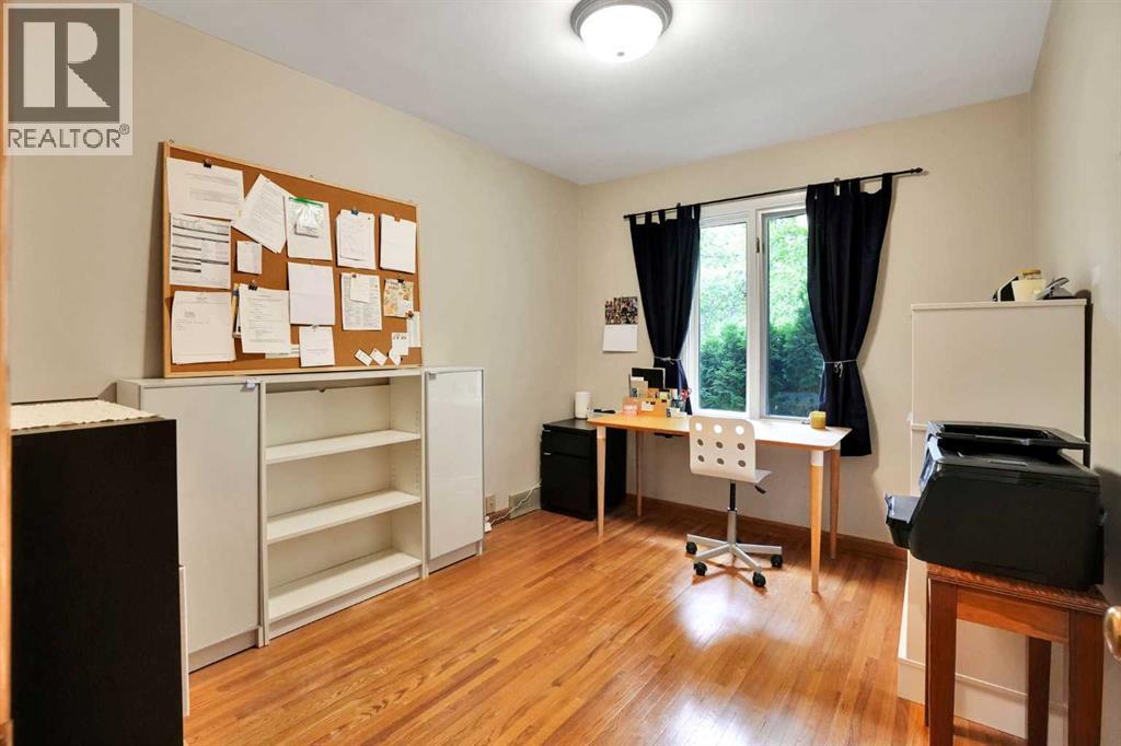 3216 27 Street SW - Image 21