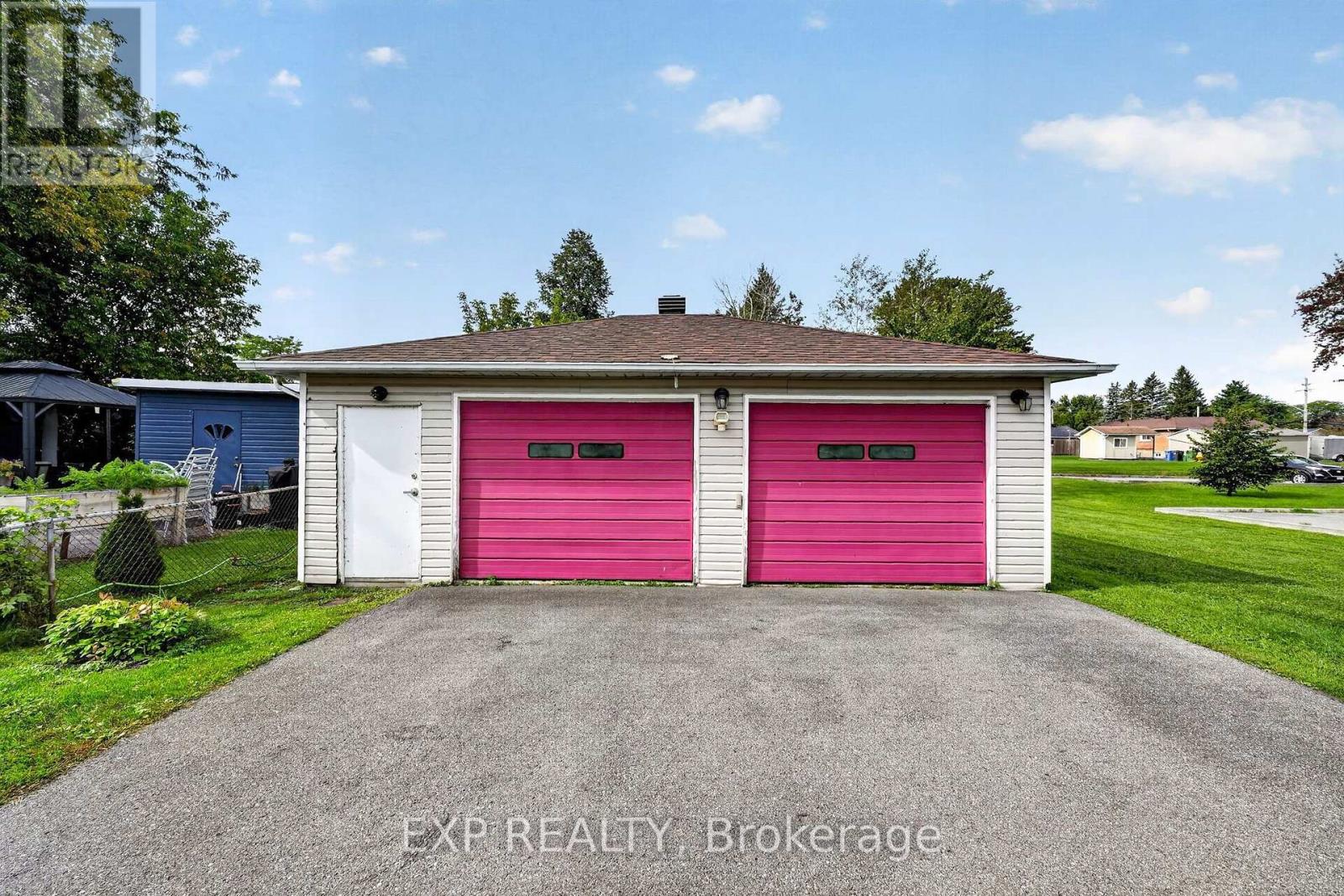 1640 BROOKDALE AVENUE - 27