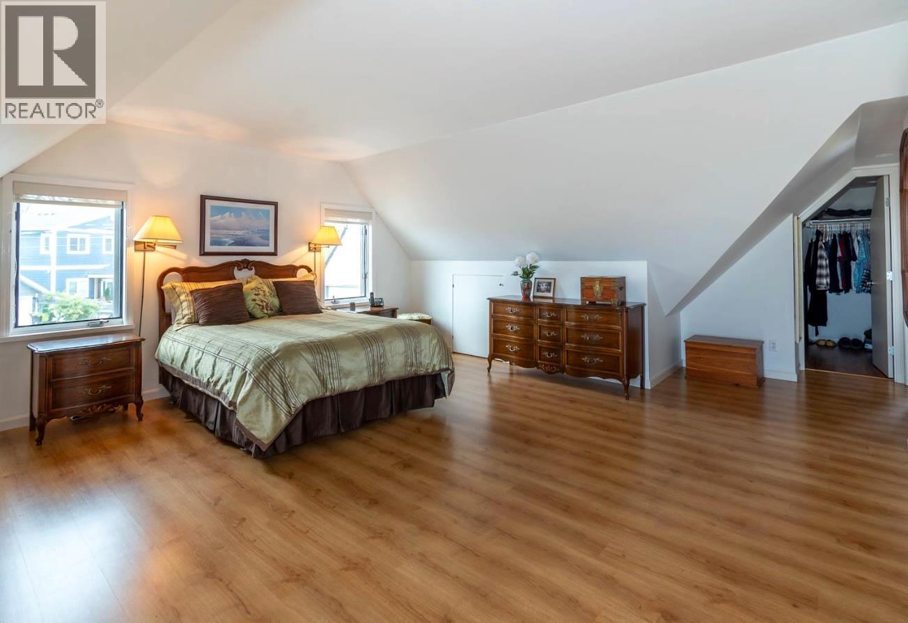 32 Louis Estates Road - 43
