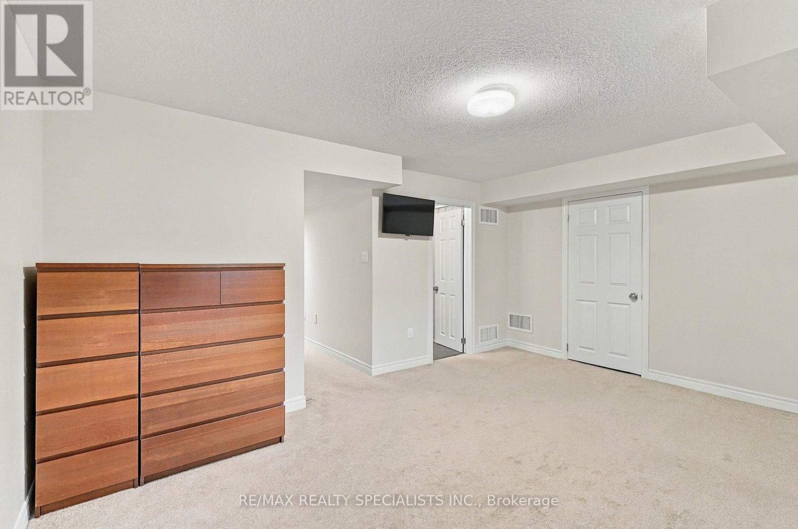 766 SUGDEN TERRACE - 36