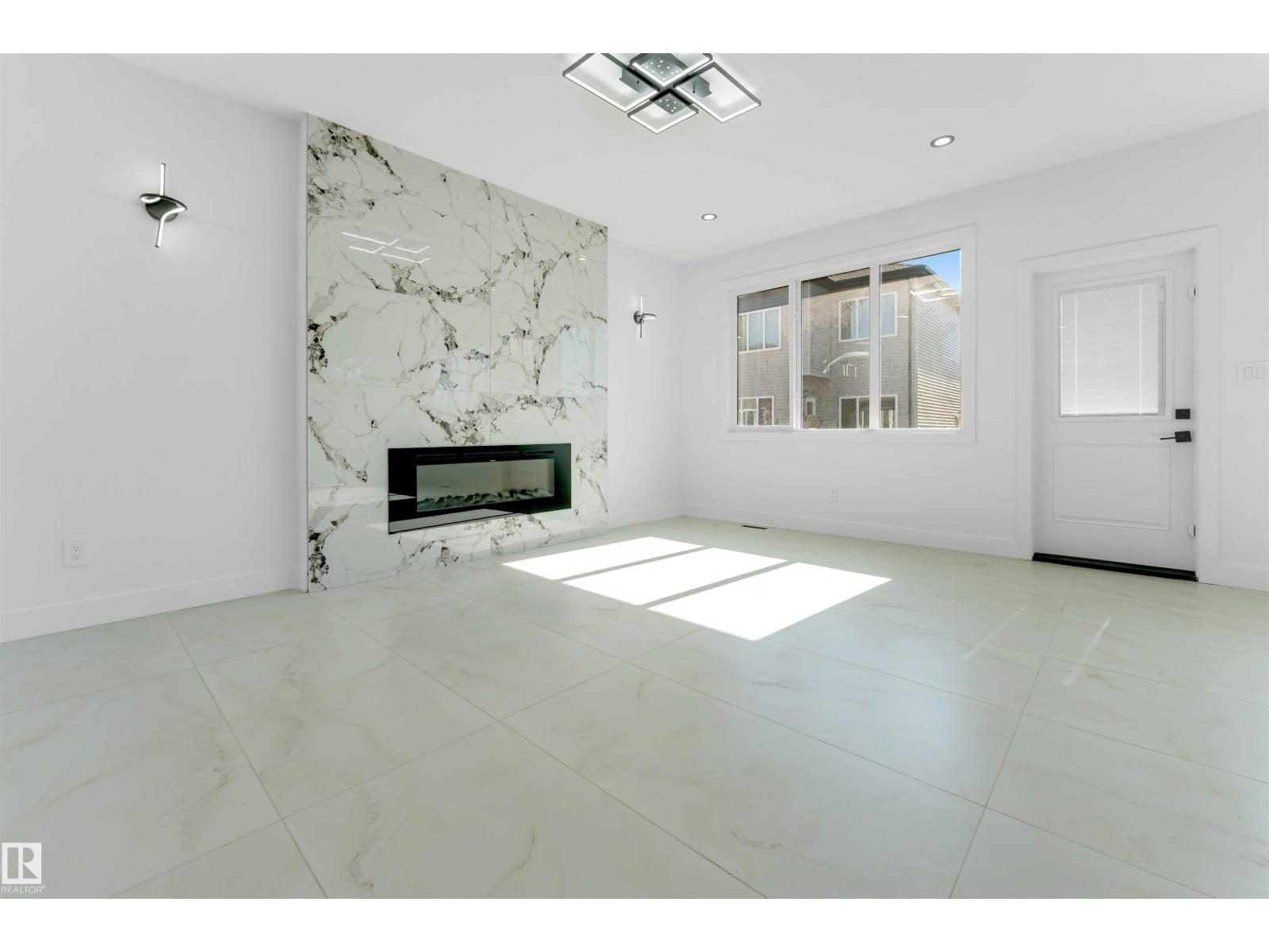 4651 17 AV SW - 15