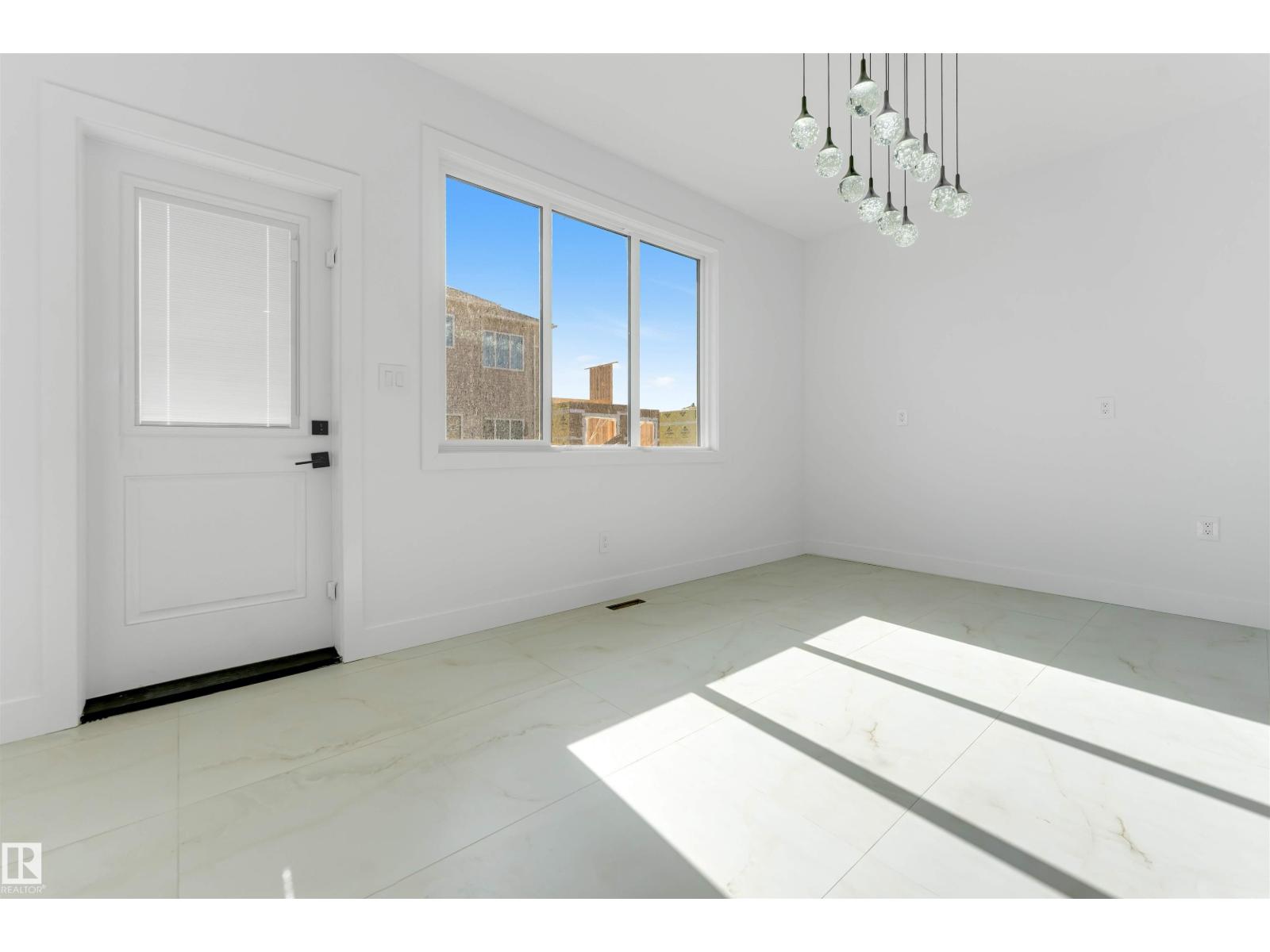 4651 17 AV SW - 17