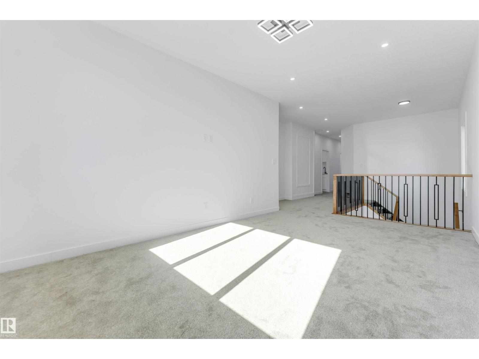 4651 17 AV SW - Image 19
