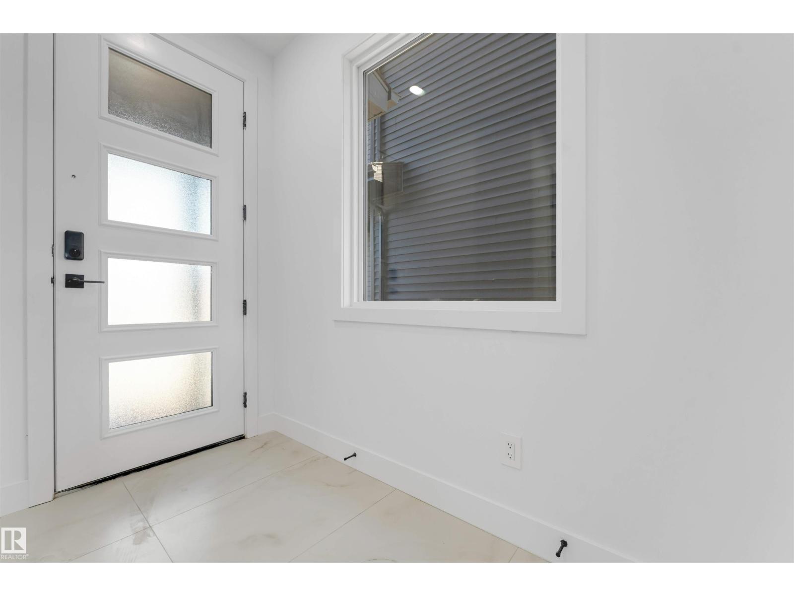 4651 17 AV SW - 2