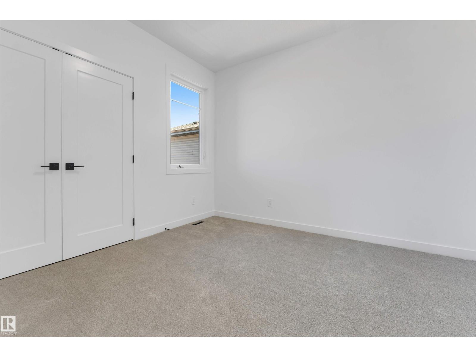 4651 17 AV SW - Image 28