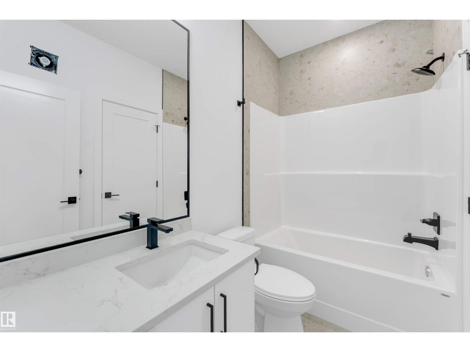 4651 17 AV SW - Image 32