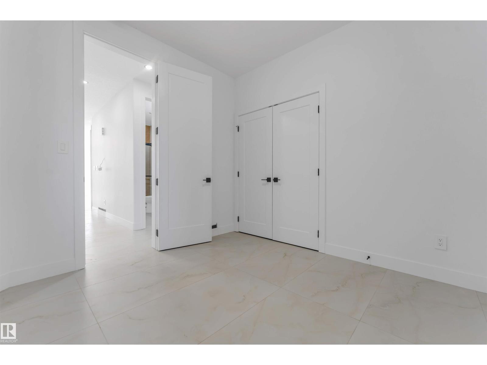 4651 17 AV SW - Image 6