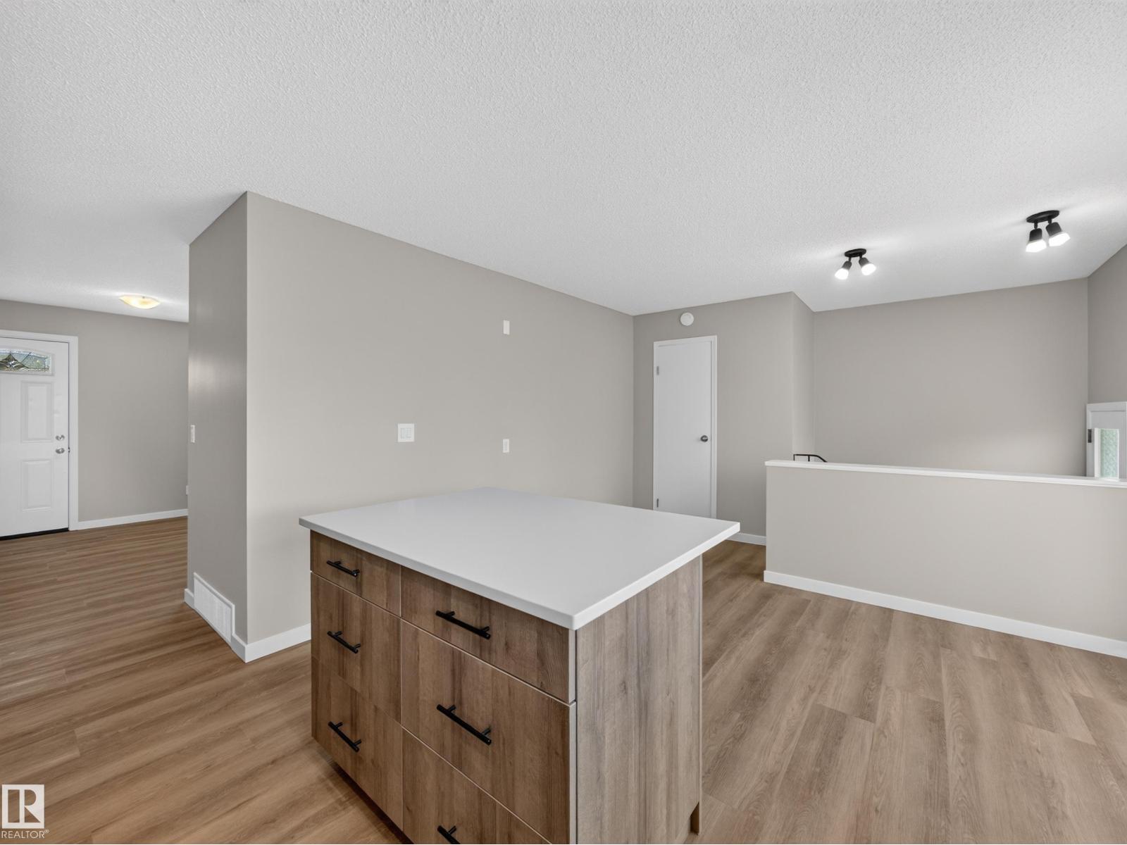 9836 169 ST NW - 10