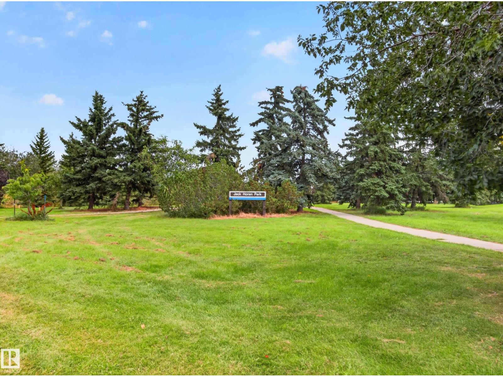 9836 169 St NW photo 2 — MLS® E4509329
