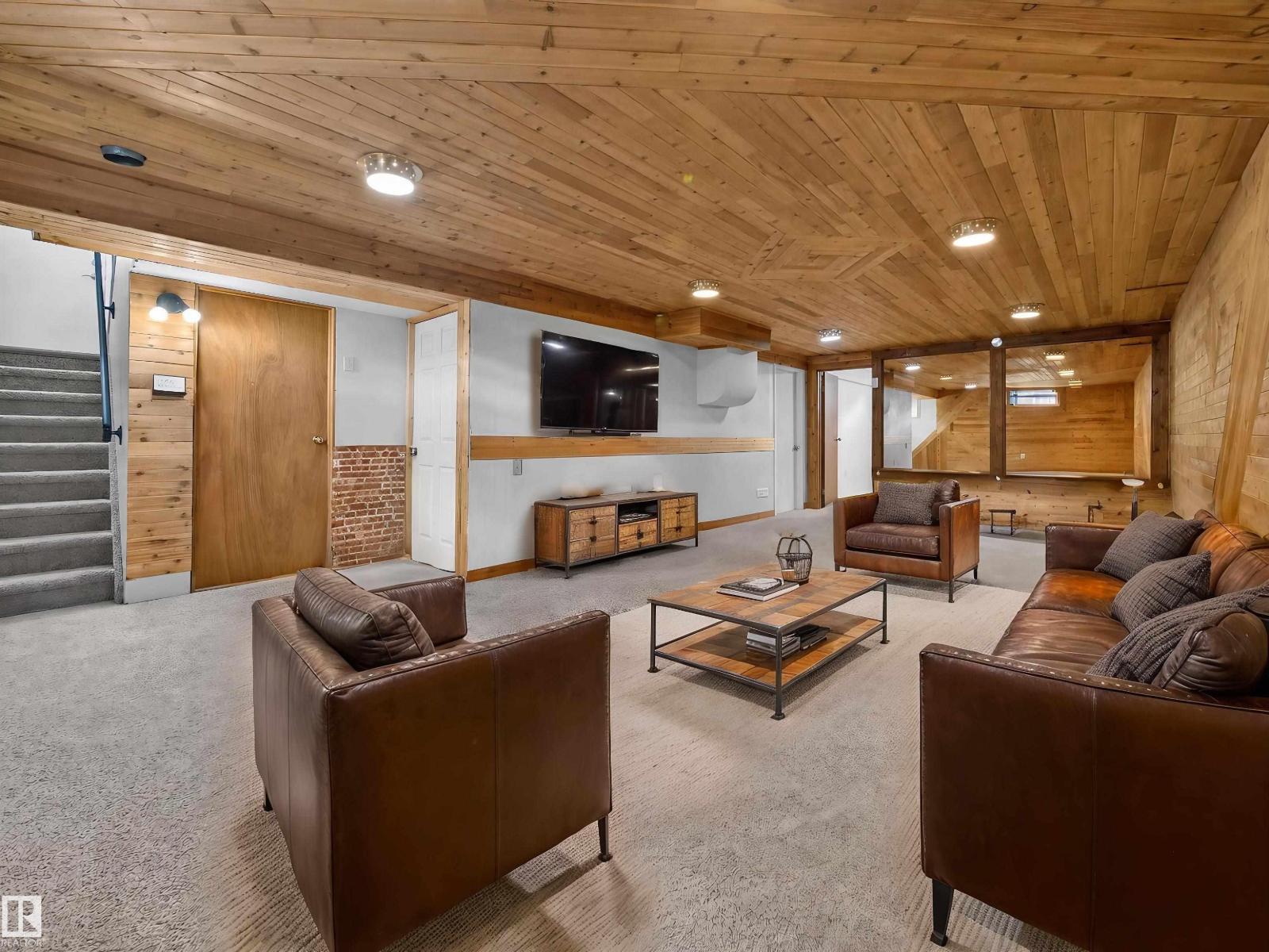 9836 169 ST NW - Image 35