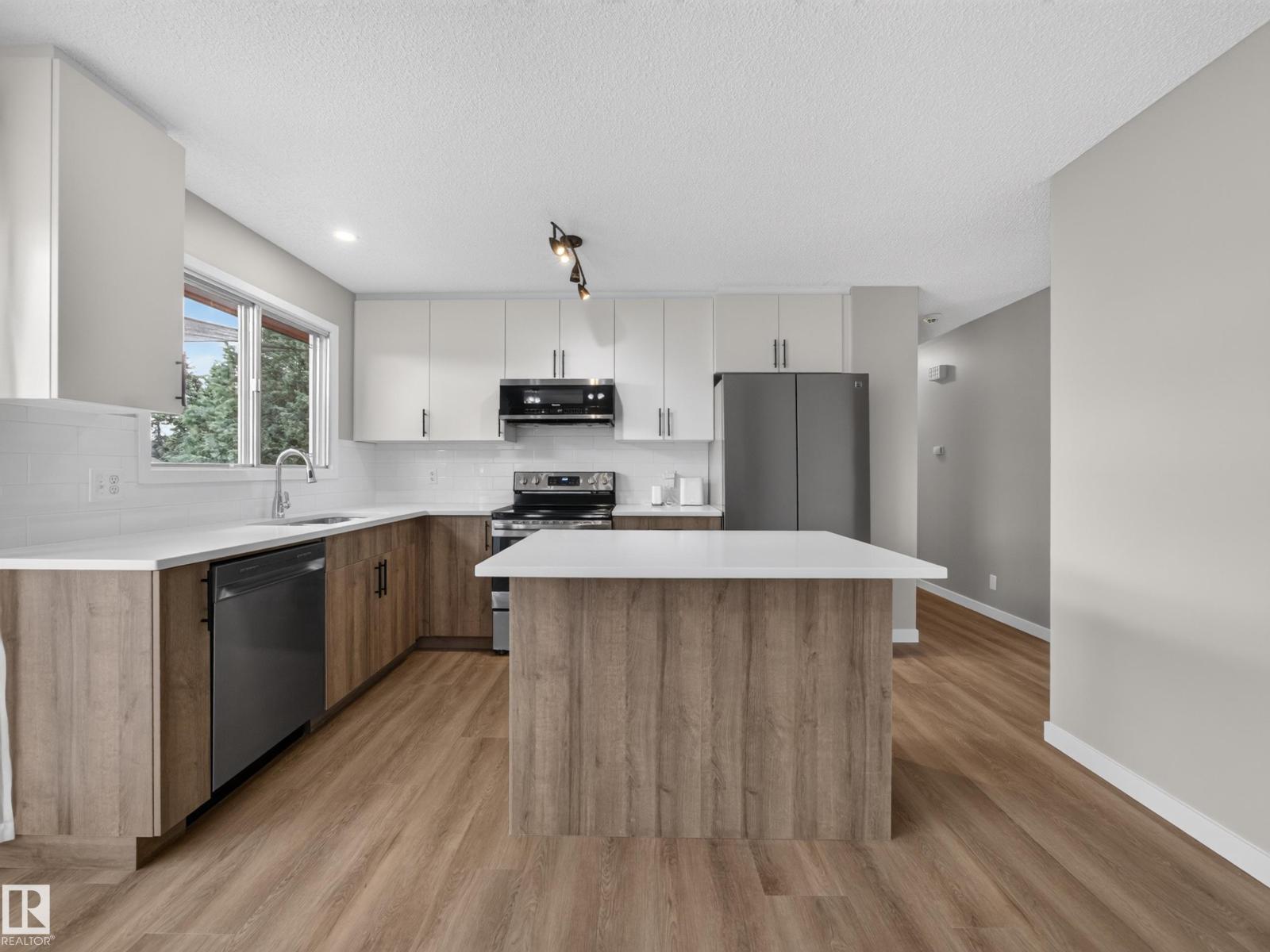 9836 169 St NW photo 5 — MLS® E4509329