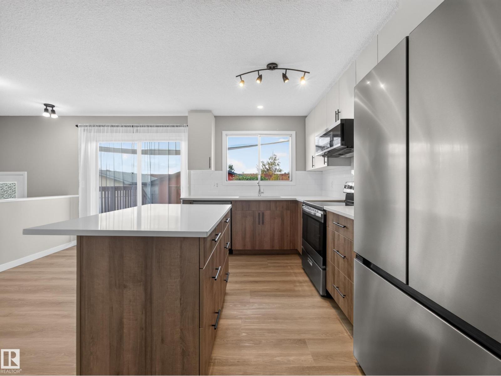 9836 169 ST NW - 6