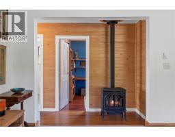 Primary Bedroom - 5212 Gainsberg Rd, Bowser, BC V0R1G0 Photo 12