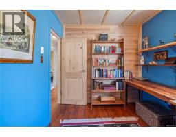5212 Gainsberg Rd, Bowser, BC V0R1G0 Photo 17