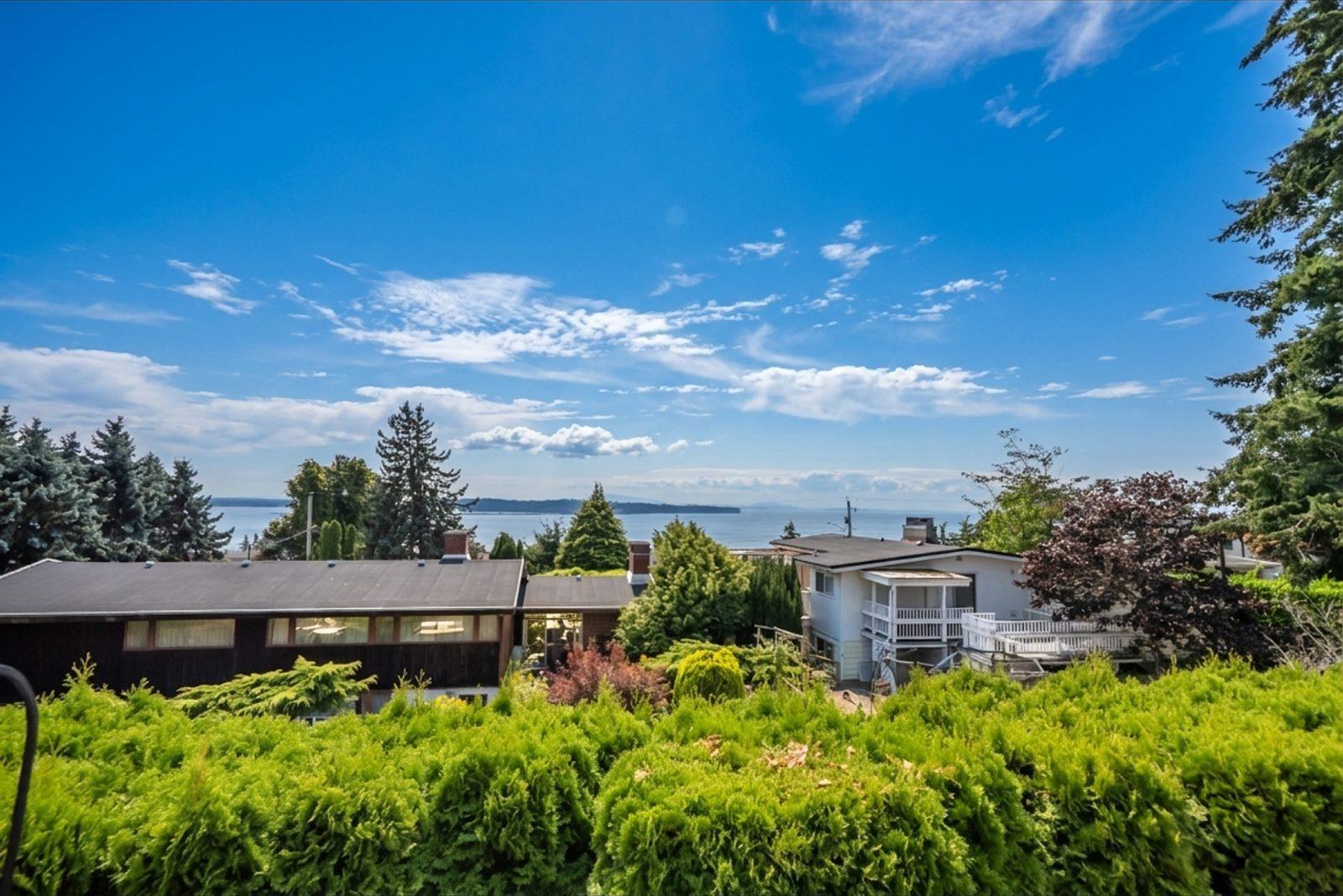 1130 MAPLE STREET, White Rock
