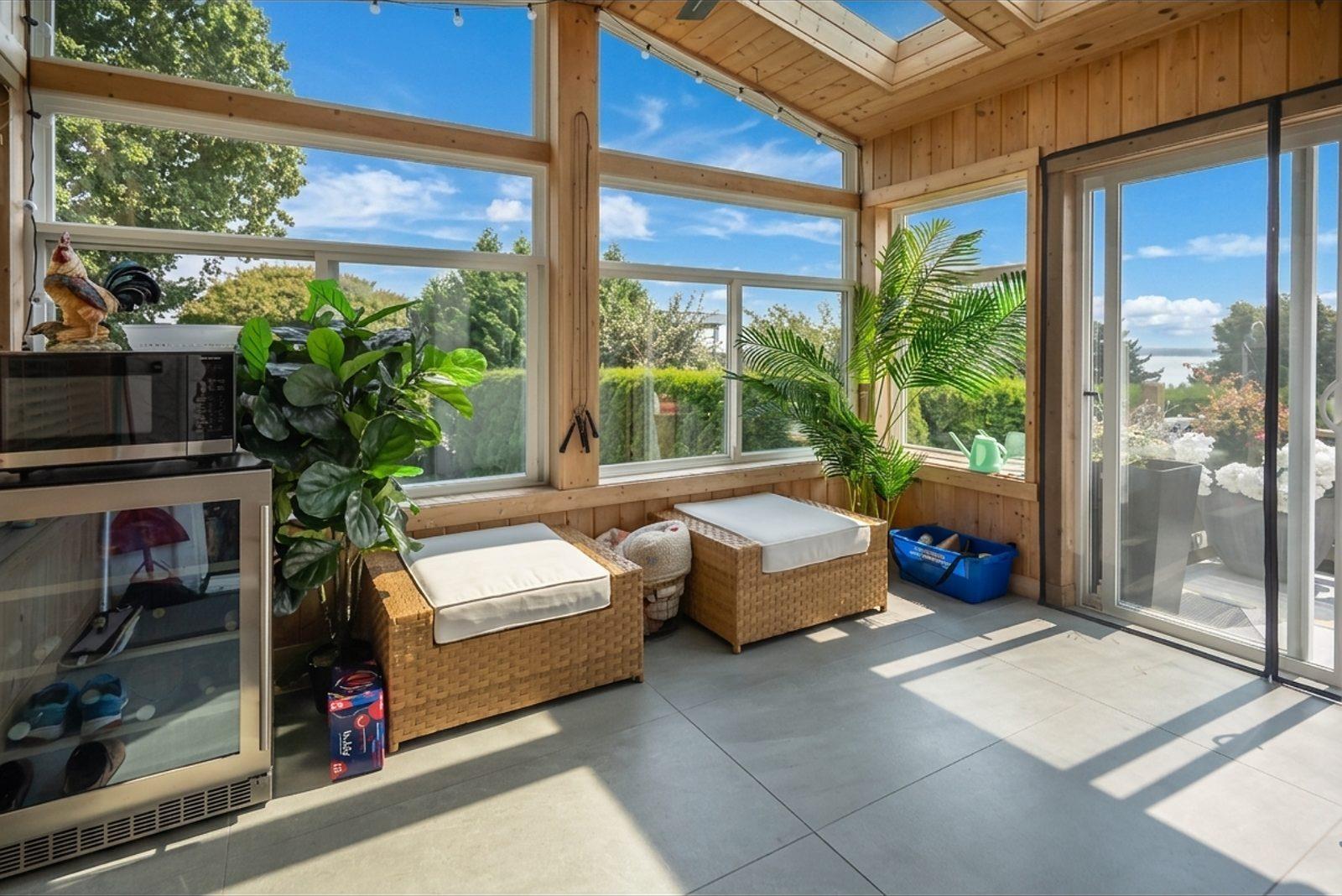 1130 MAPLE STREET, White Rock
