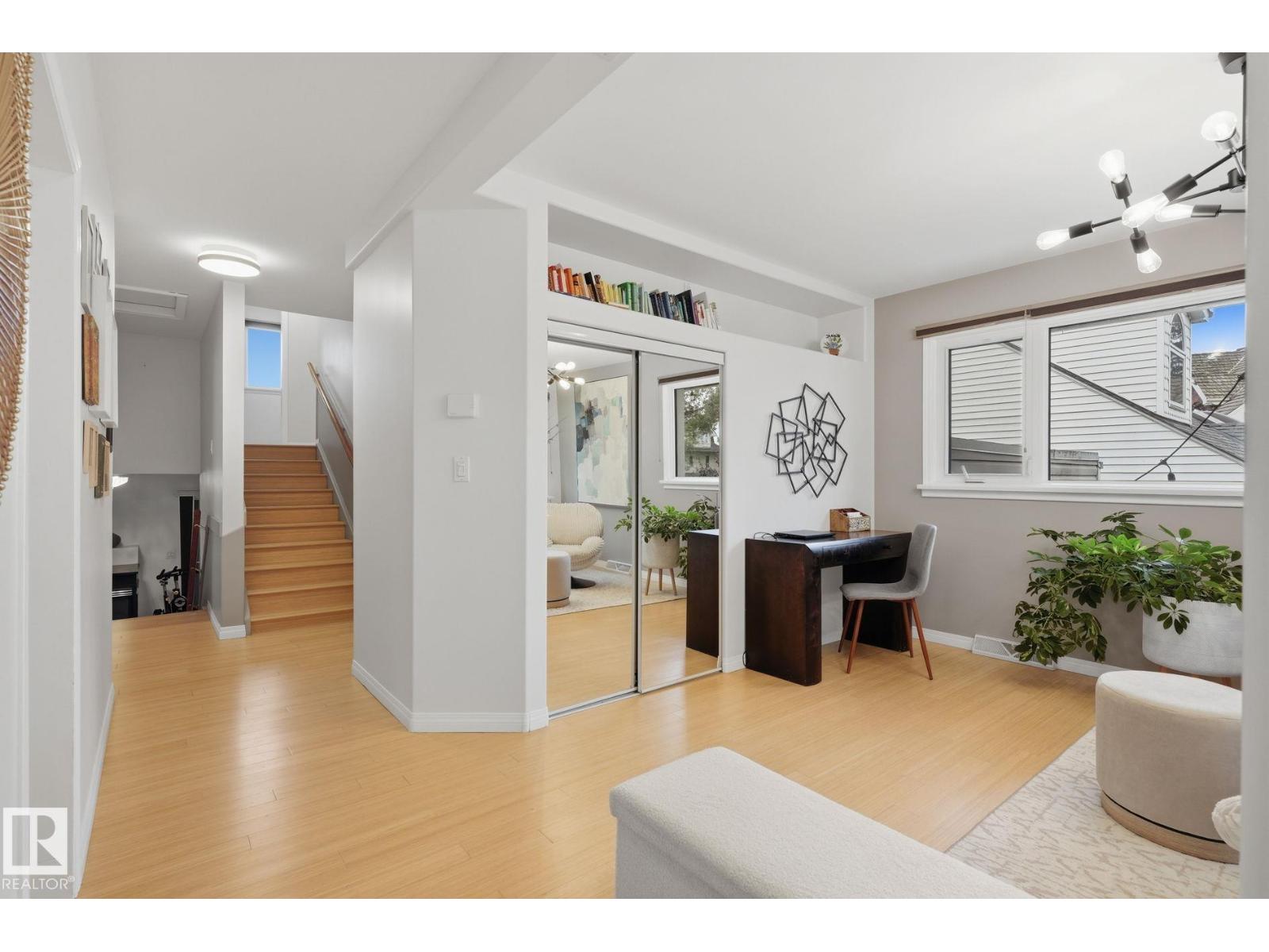 9520 95 AV NW - 15
