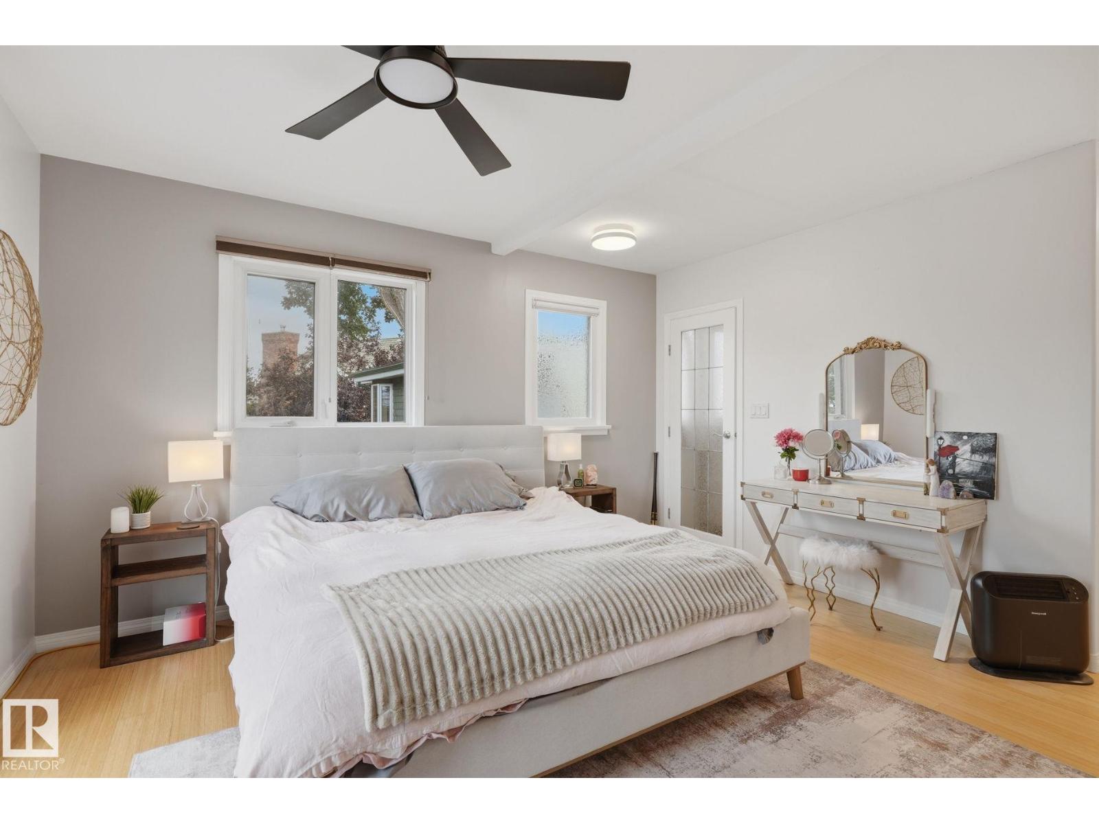 9520 95 AV NW - 18