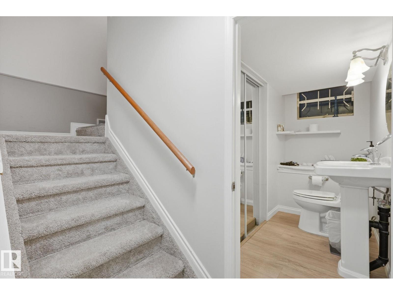 9520 95 AV NW - 25