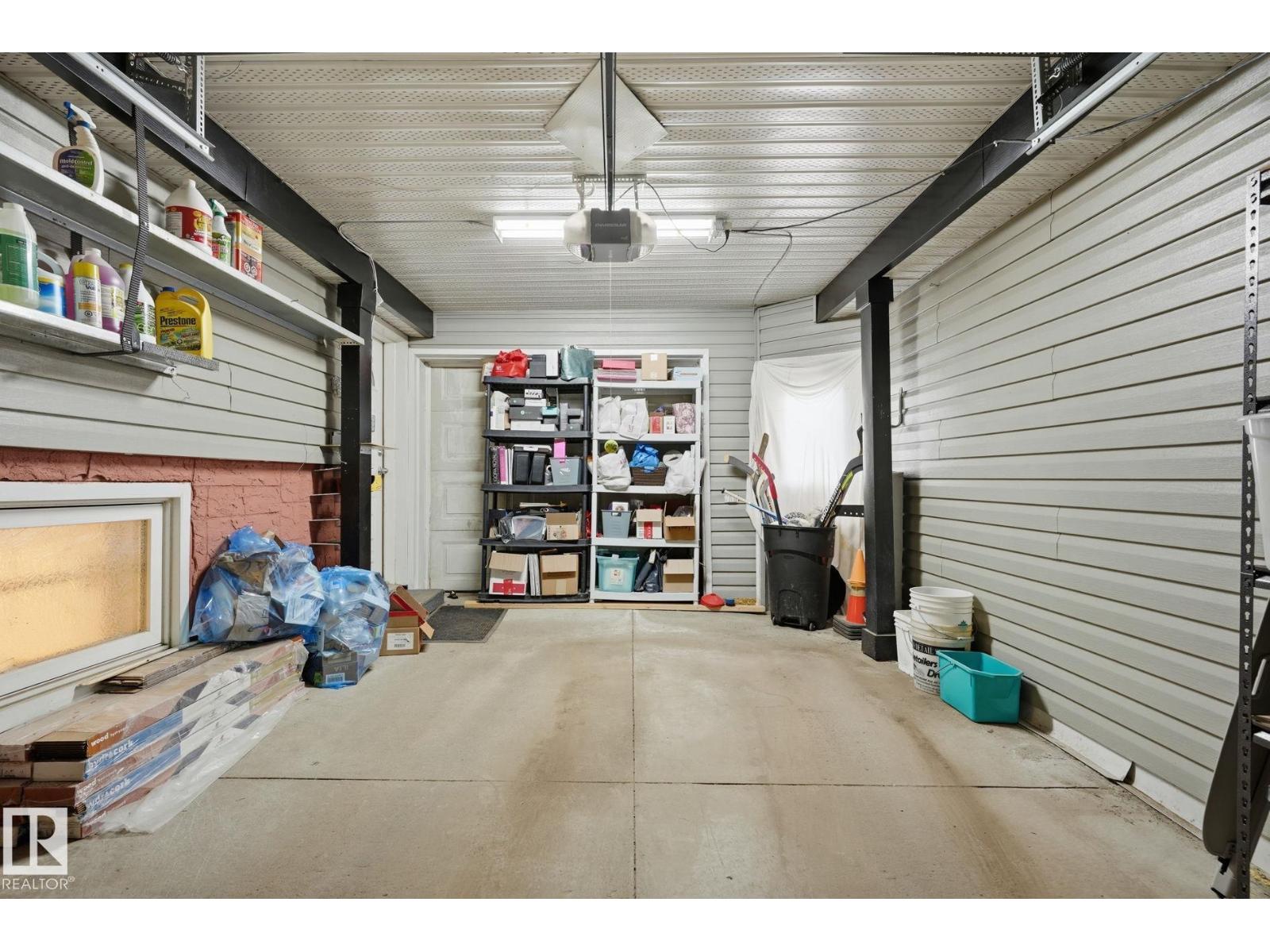 9520 95 AV NW - 32