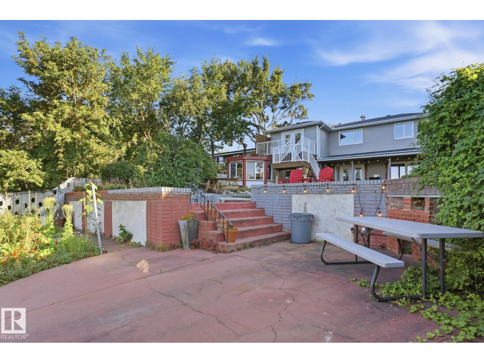 9520 95 AV NW - 41