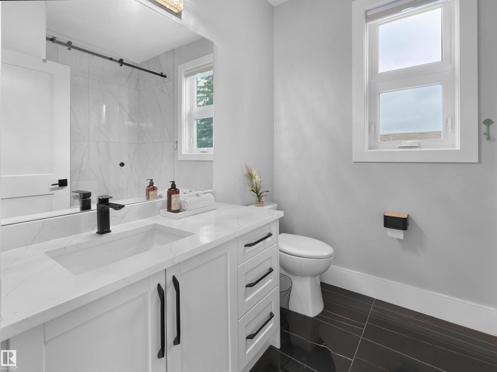 10926 72 AV NW - 22