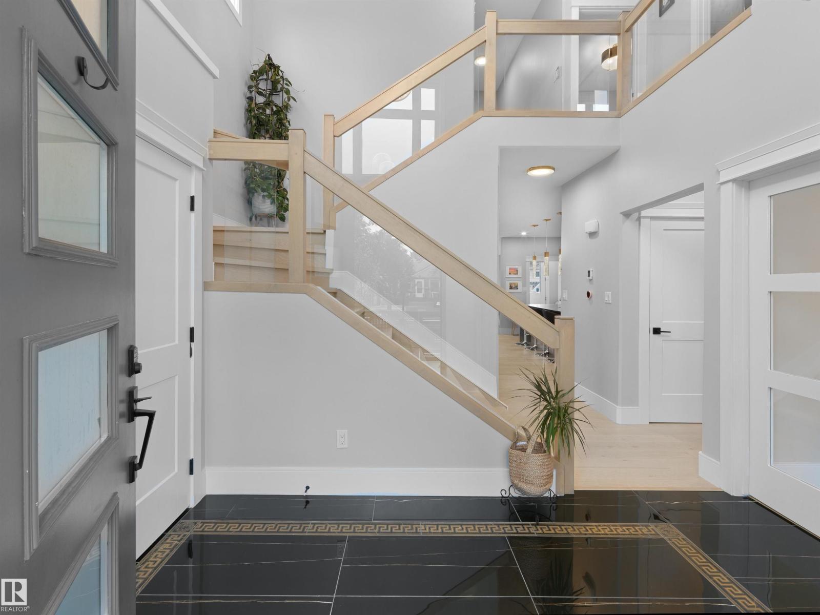 10926 72 AV NW - 3