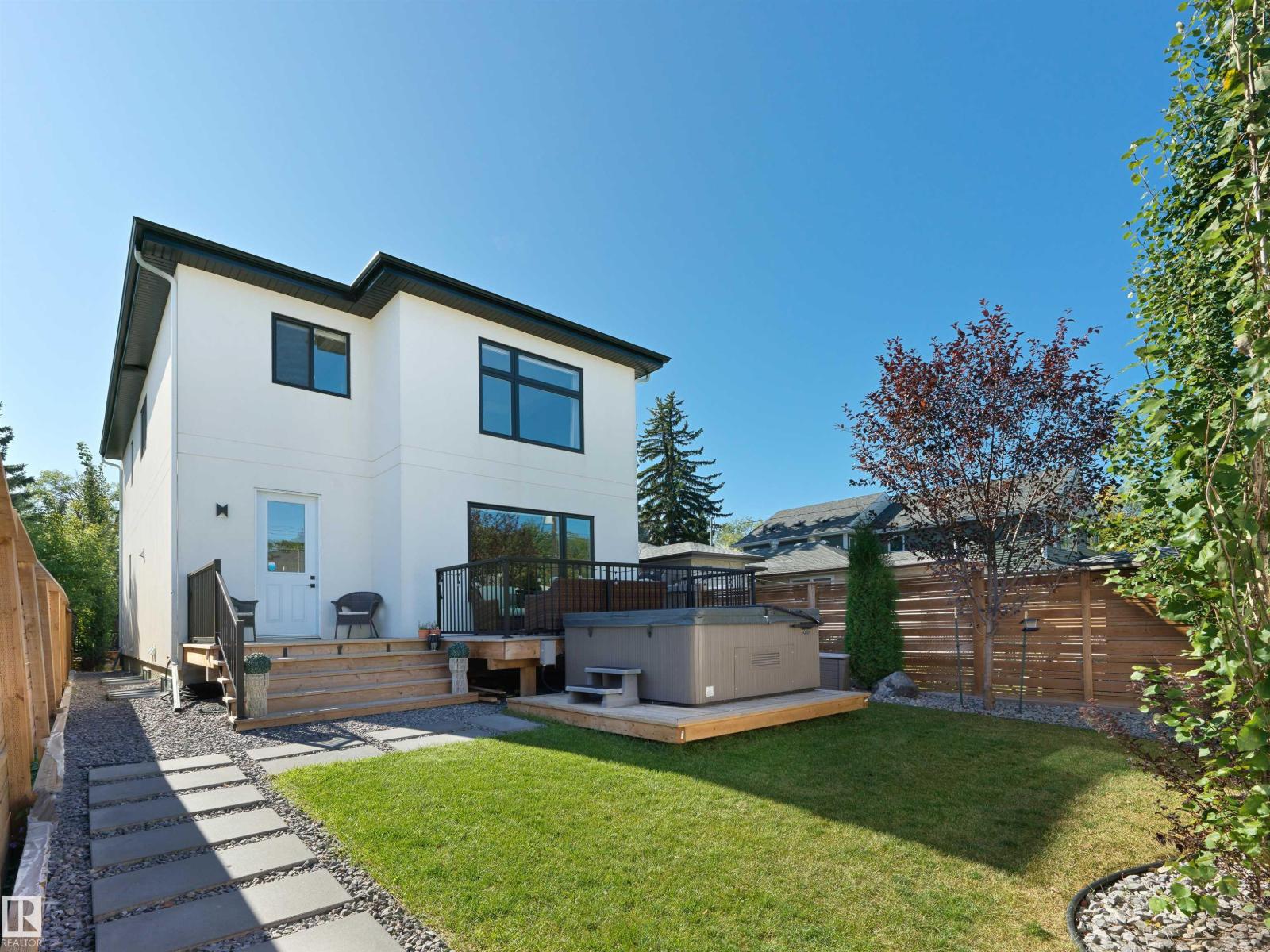 10926 72 AV NW - 45