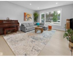 Mud room - 10926 72 Av Nw, Edmonton, AB T6G0A9 Photo 9