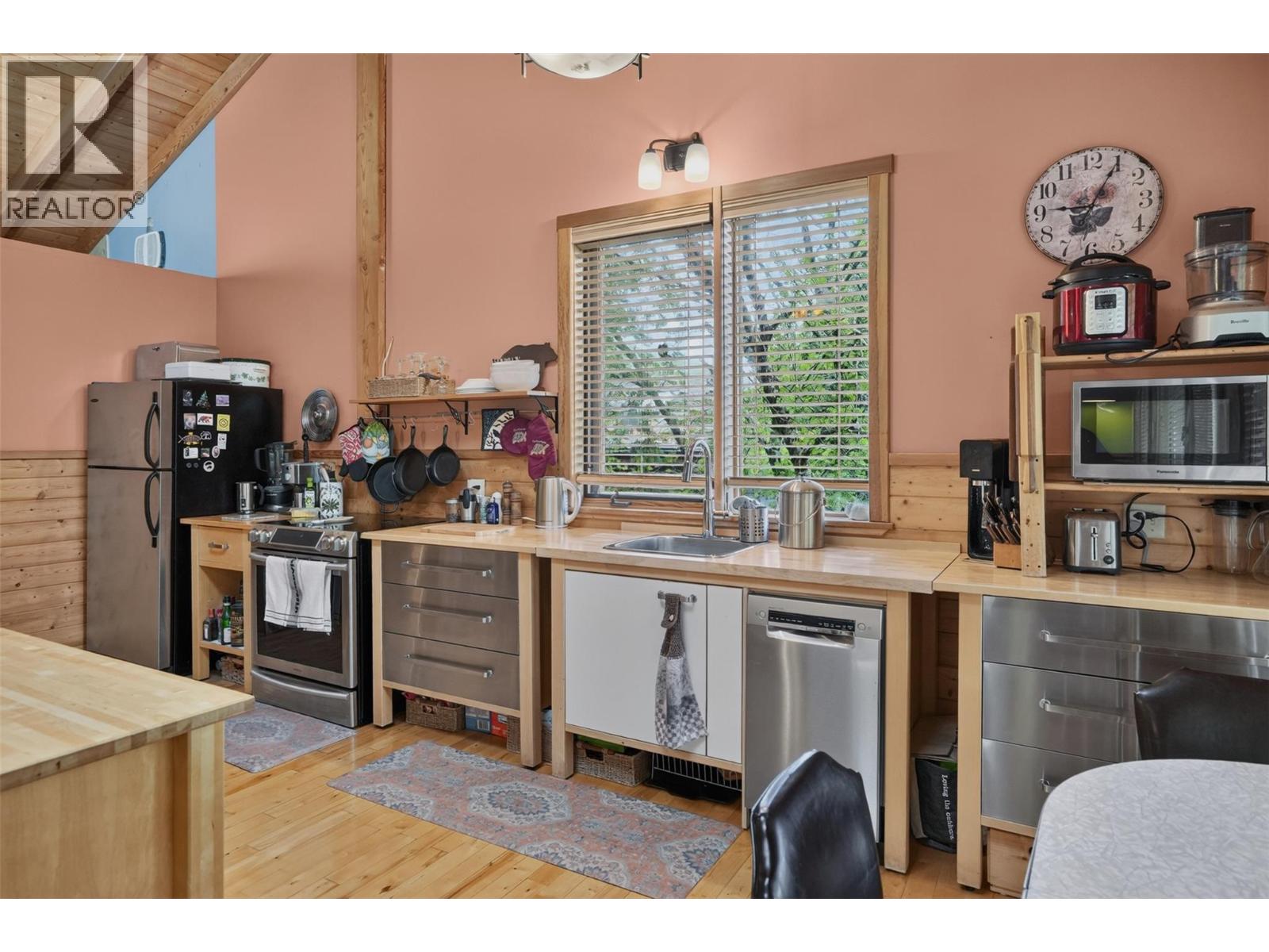 202 B Avenue - Image 8
