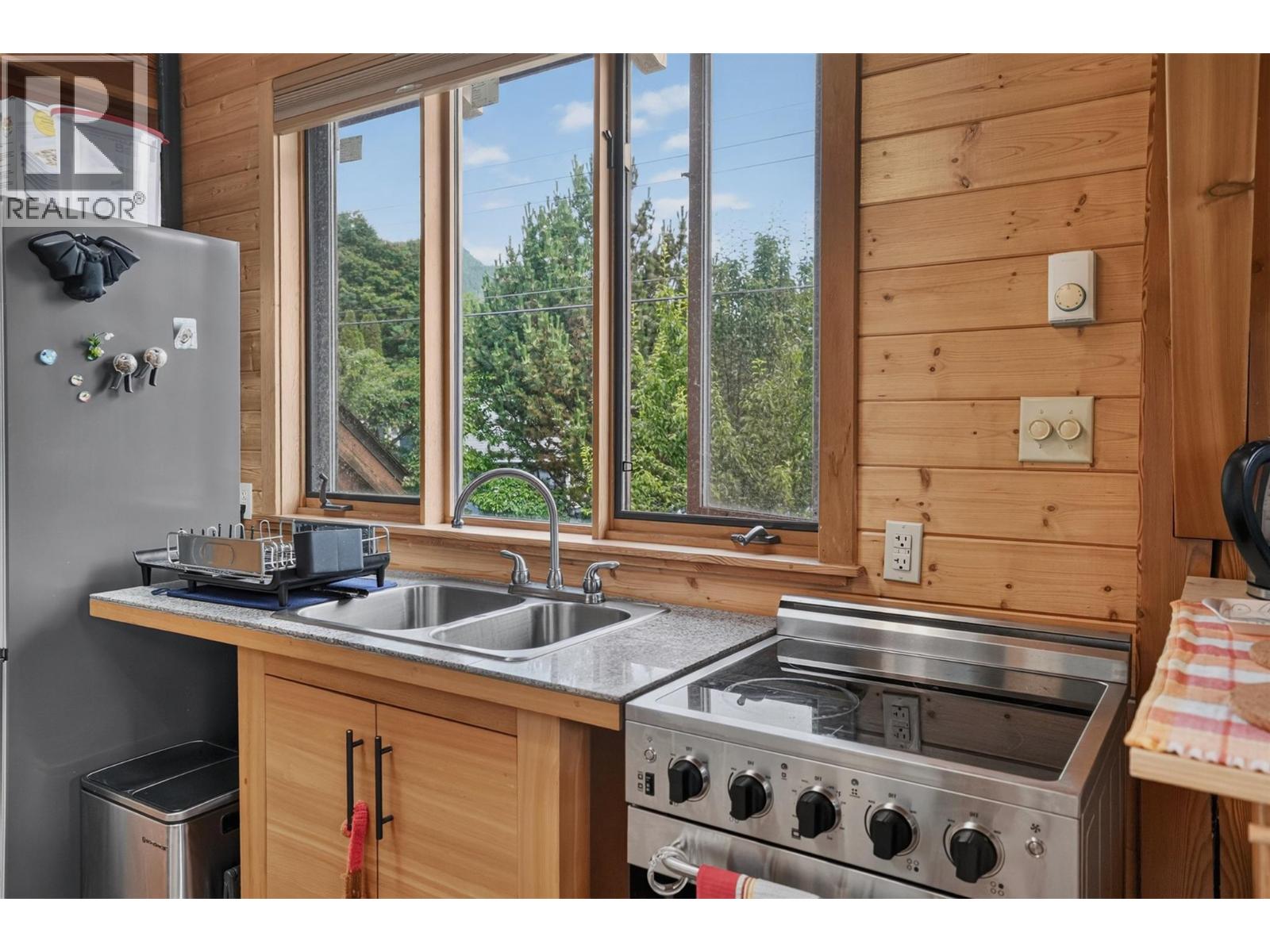 202 B Avenue - Image 48
