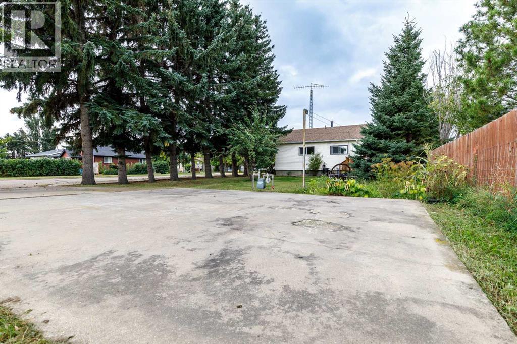 Listing photo – 4902 52 Street, Sedgewick