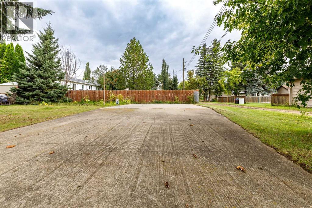 Listing photo – 4902 52 Street, Sedgewick