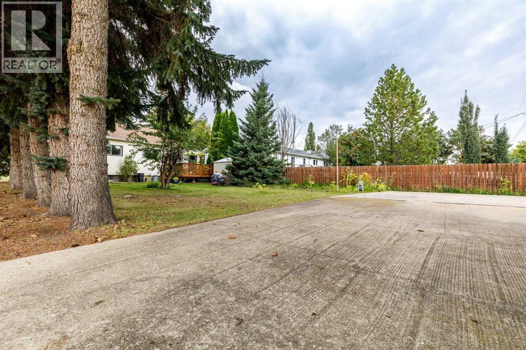 Listing photo – 4902 52 Street, Sedgewick