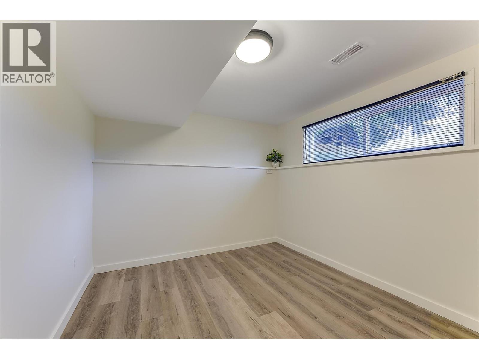 430 Perth Road - Image 29