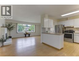 Kitchen - 430 Perth Road, Kelowna, BC V1X3R4 Photo 9