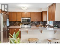 33 Aspen Park Way, Whitby, ON L1N9M6 Photo 11